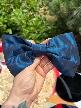 true vintage LAURA ASHLEY blue taffeta bow clip
